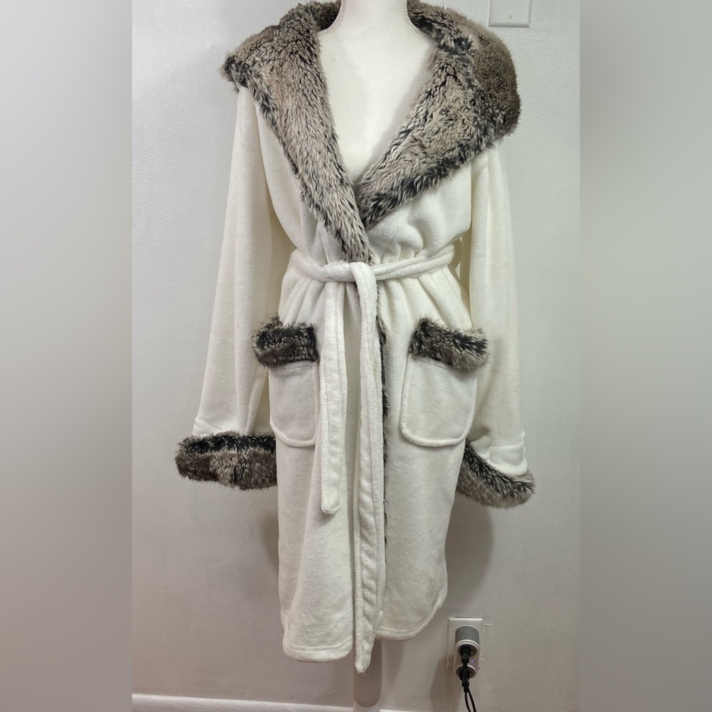 NWT Pottery Barn Caramel Faux Fur Ombre Robe Ivory Sz Small Hooded Cozy Luxury